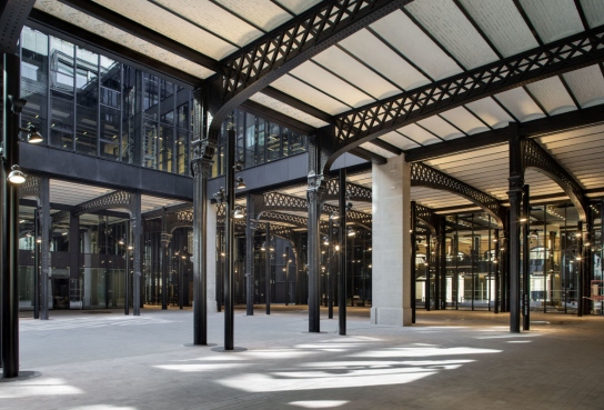 La patio de la Poste du Louvre