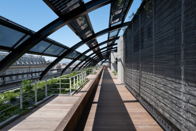 Vue de la terrasse de la Poste du Louvre